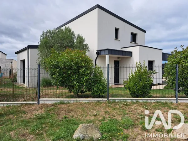 Vends maison - 109 m² - 5 pièces, 4 chambres - Saint-Alban 22400