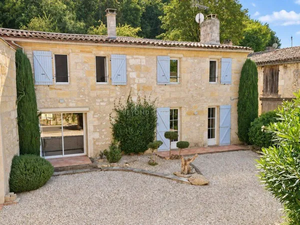 Maison 6 pièces 195 m²