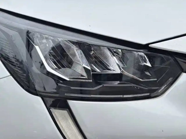 Peugeot 208 electrique 50 kwh 136ch — photo 16