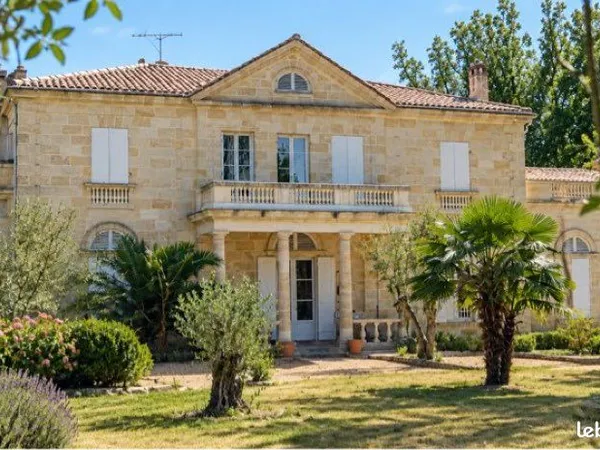 Maison de caractère en pierre avec piscine