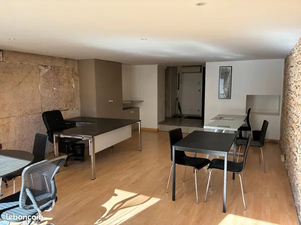 Local commercial a usage de bureau
