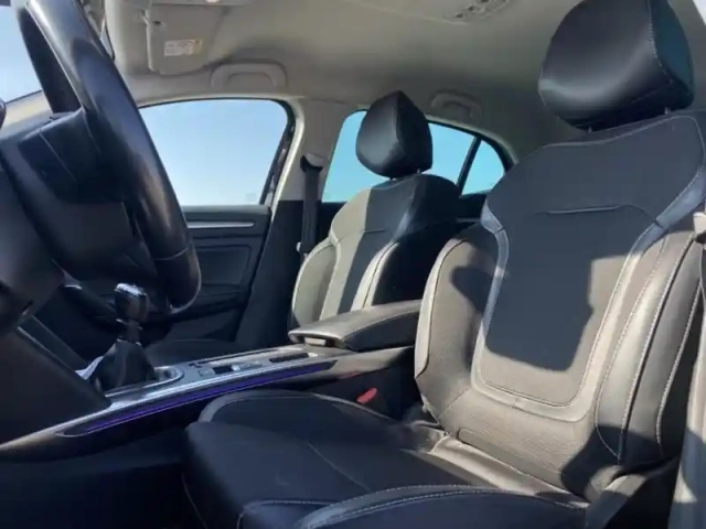 Renault Megane 1.5 blue dci 115ch intens — photo 11
