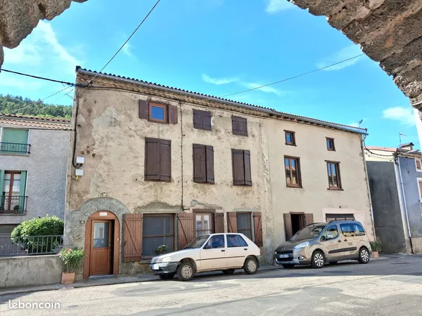 Maison a vendre a roquefeuil