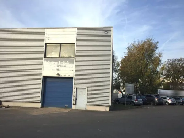Local d'activité 359 m²