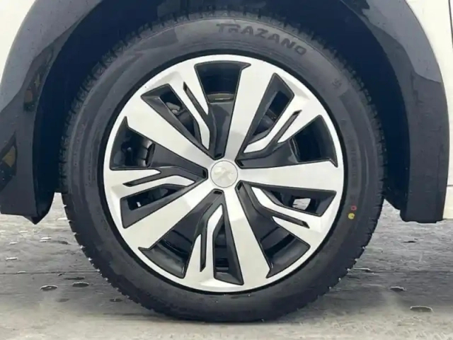 Peugeot 208 e- 136ch like — photo 6