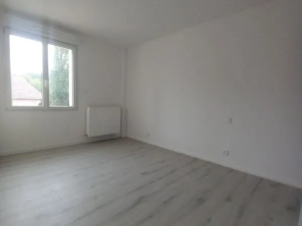 Appartement T3 dernier étage 66 m2 Bourbonne les Bains