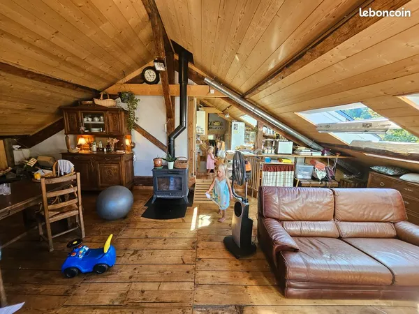T5 style chalet - CHAUFFAGE+ÉLECTRICITÉ inclus - terrasse 50 m² + 2 balcons - 120 m² 2e étage