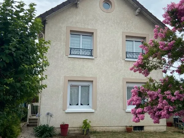 Maison individuelle 128 m2 avec jardin, dépendance et fort potentiel d'aménagement