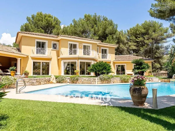 Villa 10 pièces 430 m²