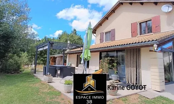 Vassieux en Vercors. Belle propriété de 215m2,avec gîte et 16000