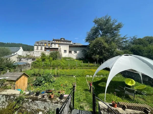 Auvergne — Un lieu pour vivre, accueillir et créer ensemble