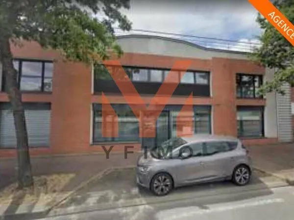 Bureau 750 m²