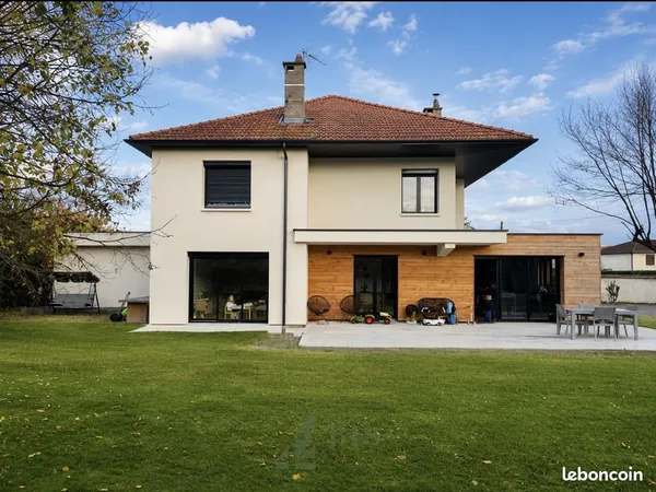 Maison 7 pièces 180 m²
