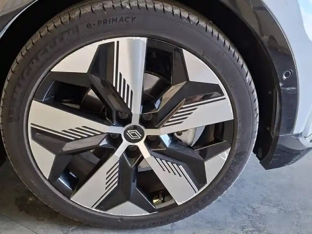 Renault Megane e-tech ev60 220 ch super charge — photo 117