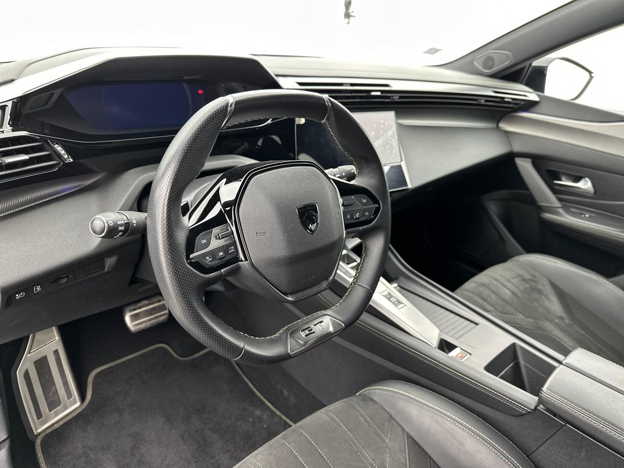 Peugeot 308 sw phev 180 e-eat8 gt — photo 8