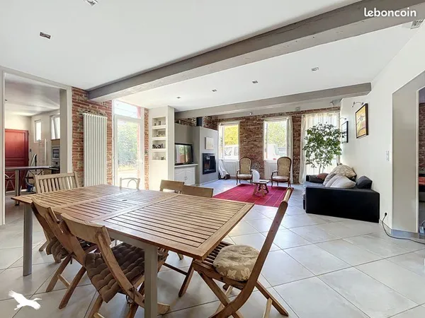 Maison 7 pièces 240 m²