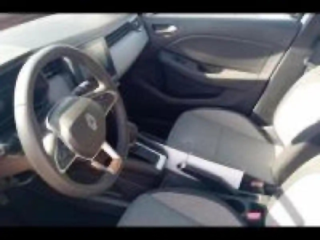 Renault Clio 1.6 e-tech 145ch full hybrid evolution - 25b — photo 9