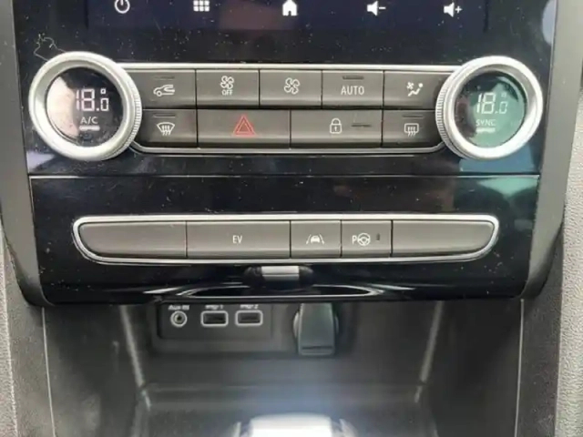 Renault Megane mégane iv estate e-tech plug-in hybride 160 — photo 12