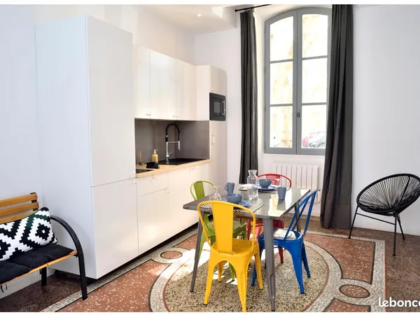 Studio étudiant meublé 25m2 TBE Location à l'année La Roquette