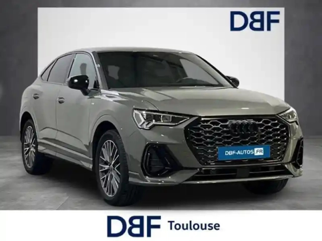 Audi Q3 35 tfsi 150 ch s tronic 7 s line — photo 6