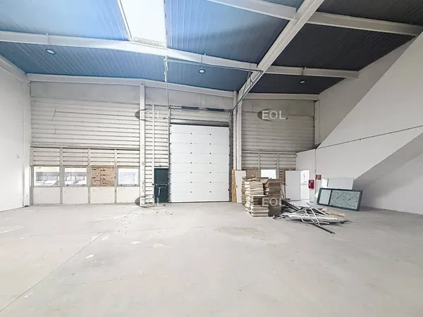Local d'activité 711 m²