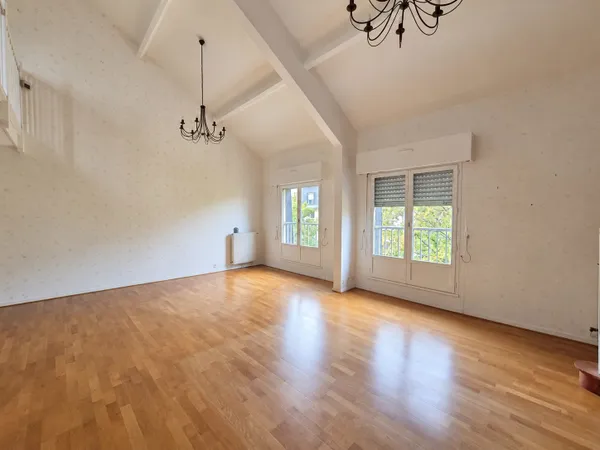 TOURS PREBENDES NORD COTE JEAN JAURES, beau duplex avec parking
