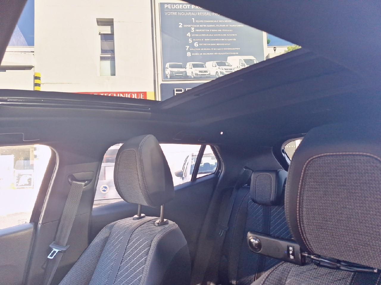 Peugeot 2008 e-2008 136ch allure — photo 17