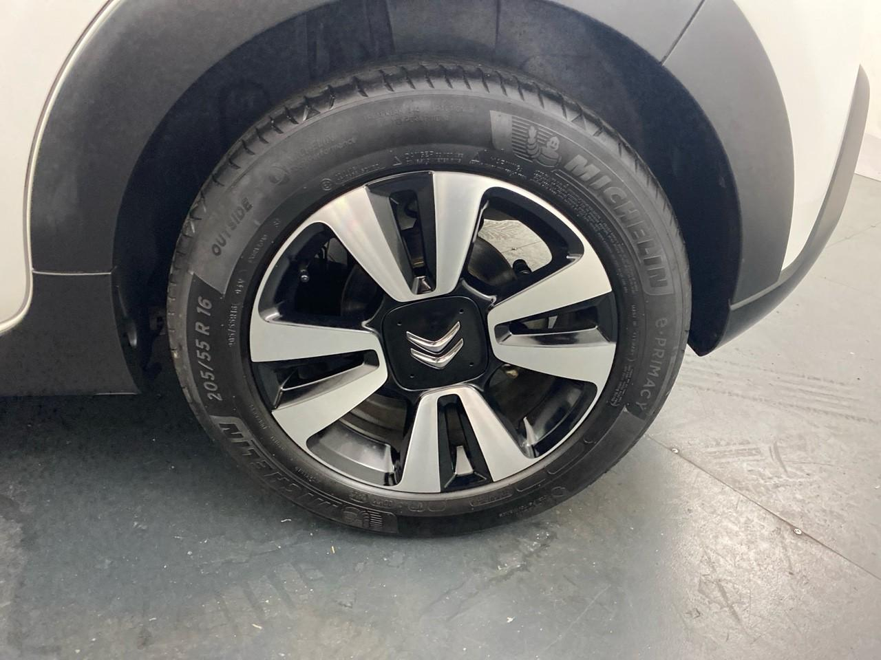 Citroën C3 puretech 110 s&s eat6 shine — photo 16