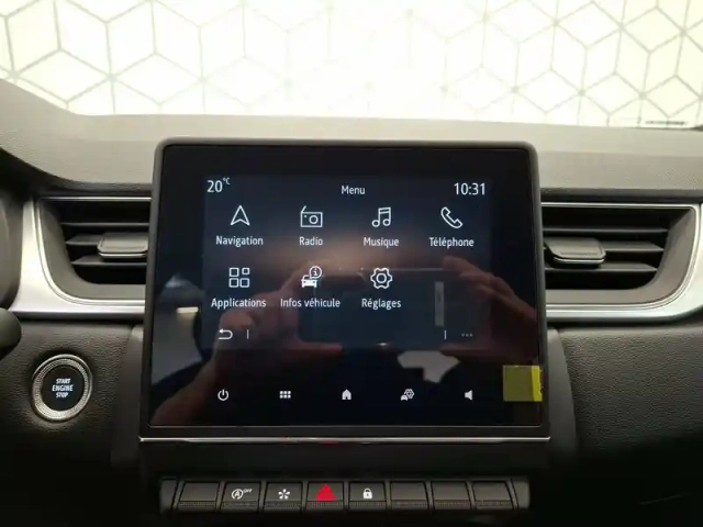 Renault Captur tce 140 edc - 21 — photo 18