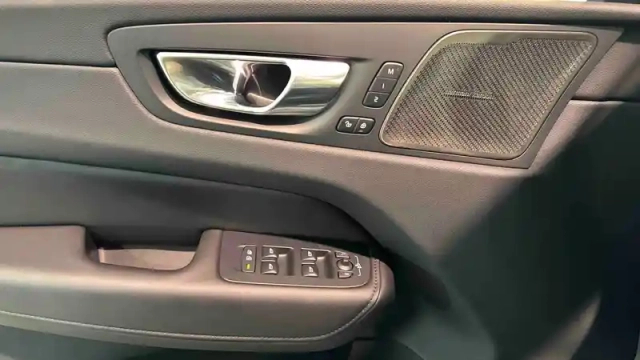 Volvo Xc60 t8 awd hybride rechargeable 310 ch+145 ch geartronic 8 — photo 17