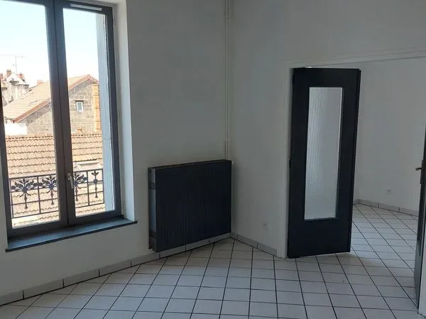 Appartement T3 rénové centre-ville, lumineux et traversant