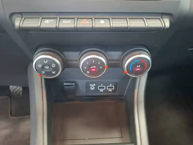 Renault Captur tce 140 - 21 — photo 27