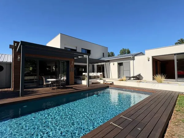 Maison 4 pièces 182 m²
