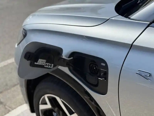 Volkswagen Tiguan 1.5 ehybrid 204ch dsg6 — photo 8