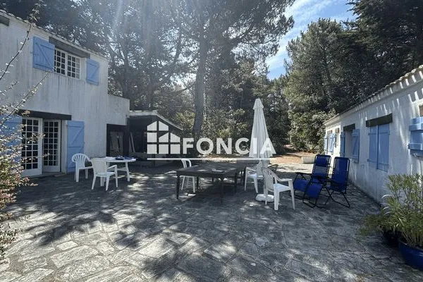 Maison 10 pièces 240 m²