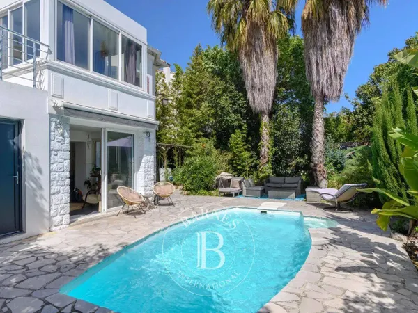 Villa 6 pièces 145 m²