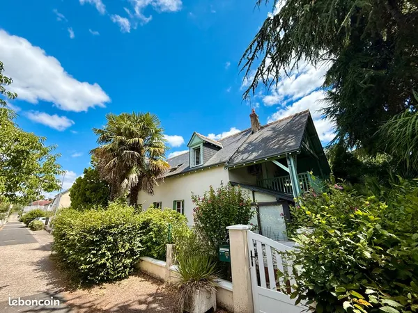 Maison familiale 4 chambres - 164 m² au sol, jardin 871 m² - proche Tours et Loire
