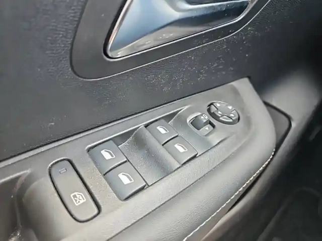 Peugeot 208 hybrid 100 e-dcs6 — photo 20