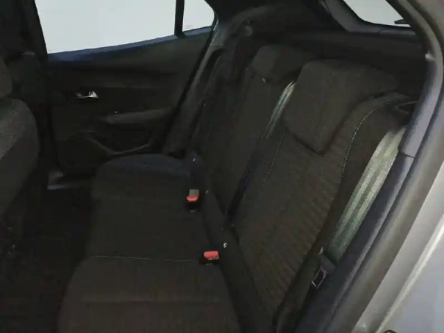 Peugeot 2008 puretech 130 s&amp;s eat8 — photo 12