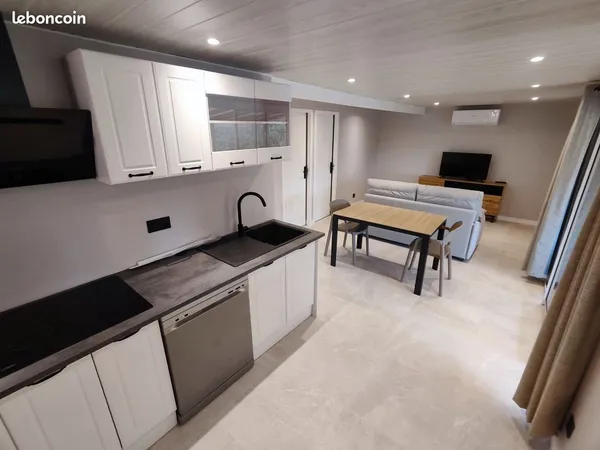 Chalet entièrement rénové dans PRL Oasis Village