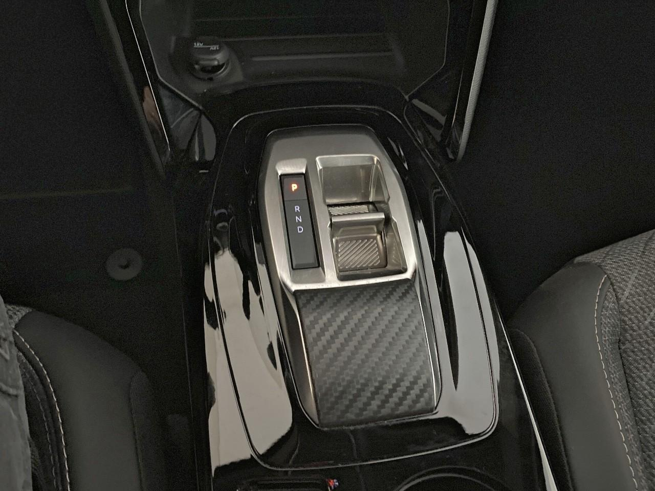 Peugeot 2008 hybrid 145 ch e-dcs6 allure — photo 17