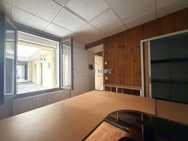 Bureaux 100 m²