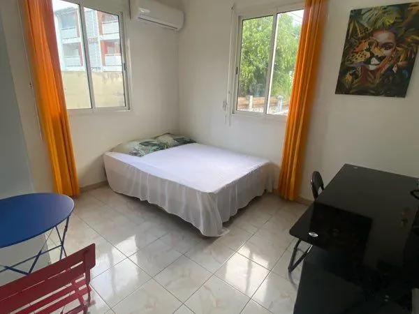 Studio lumineux et confortable, proche de l'université et de toutes commodités