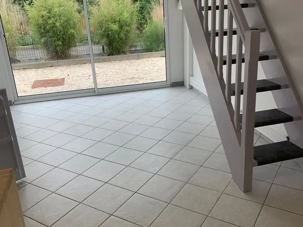 Maison avec jardinet