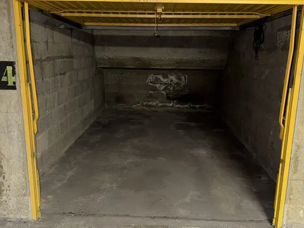 Box à louer Paris 14e