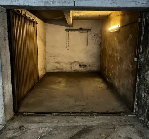 Loue Box/Parking