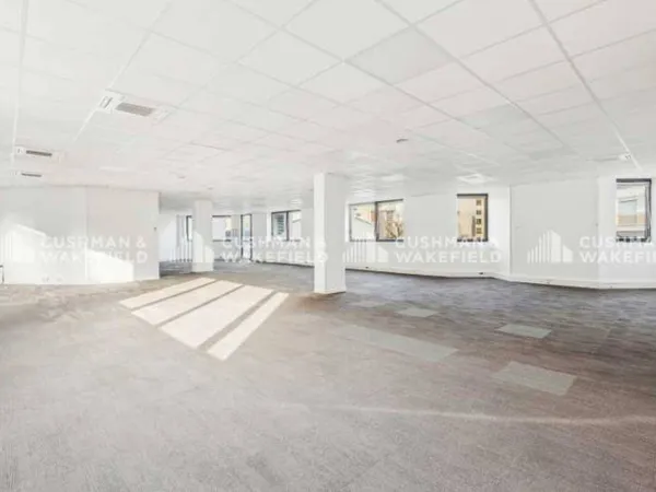 Bureaux 196 m²