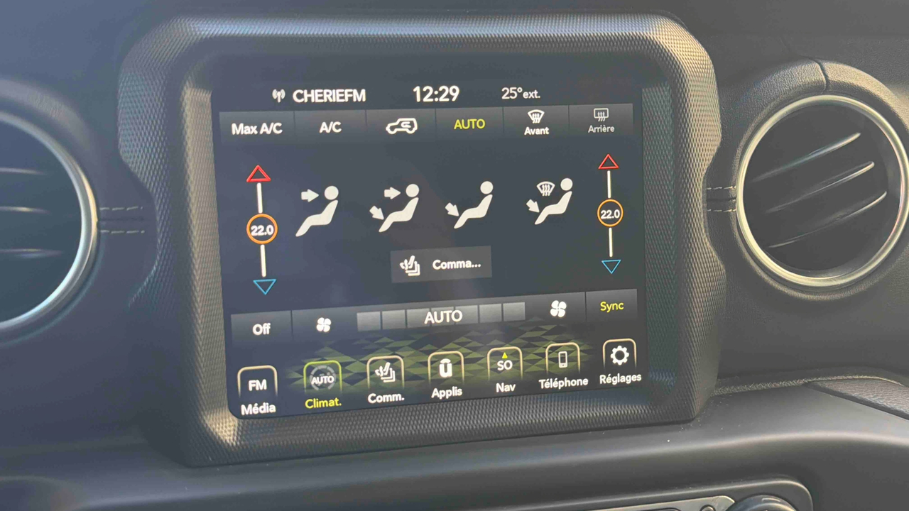Jeep Wrangler Unlimited 4xe 2.0 l T 380 ch PHEV 4x4 BVA8 — photo 17