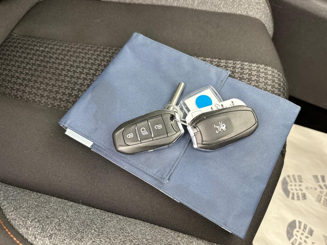 Peugeot 3008 puretech 130ch s&s bvm6 active pack — photo 4