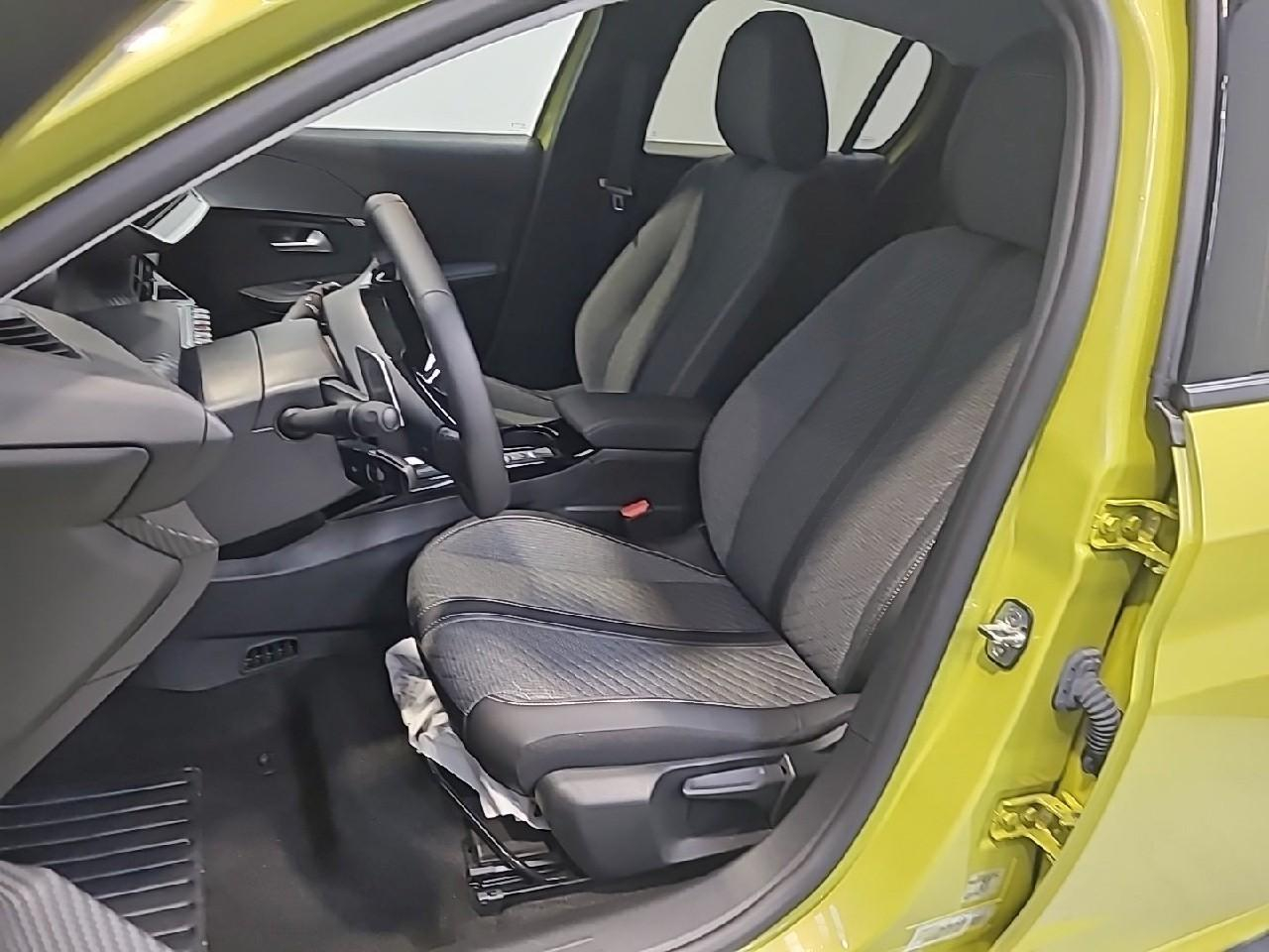 Peugeot 208 hybrid 110 ch e-dcs6 allure — photo 10